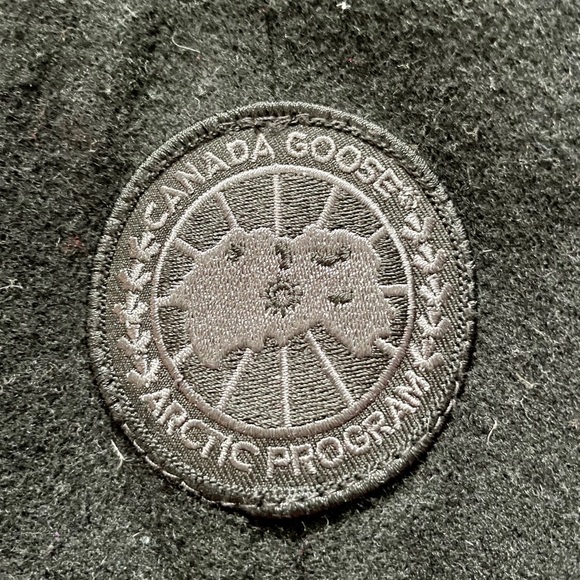 Canada Goose winter jacket- Limited Edition Melton Size S - Picture 8 of 8